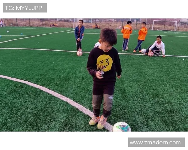 学踢足球从基础到进阶的全方位技巧训练与实战经验分享